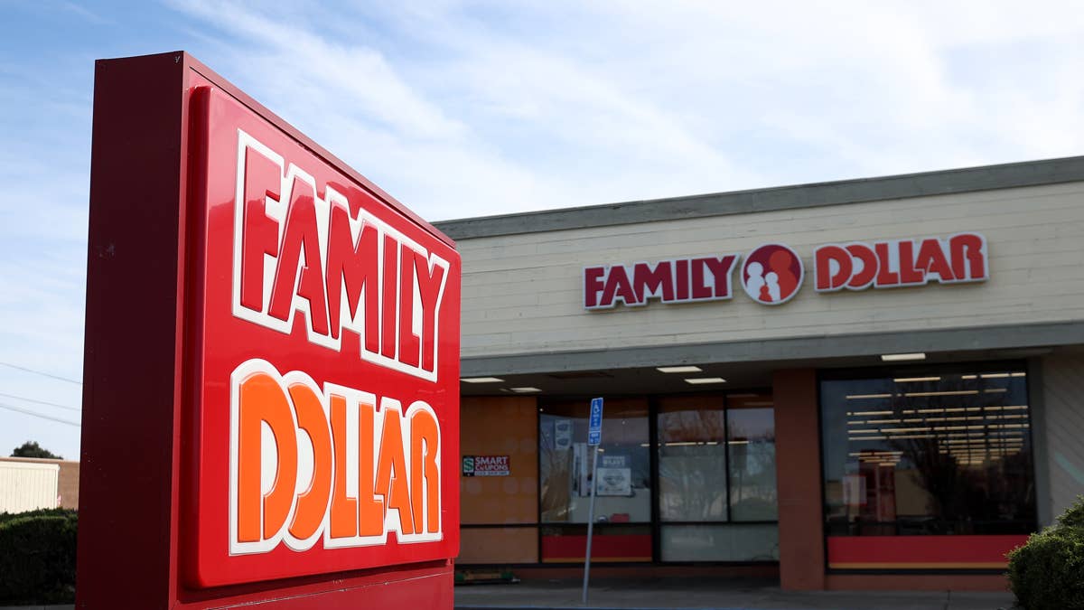 Discount retail giant closes 350 U.S. stores , sparing only six states